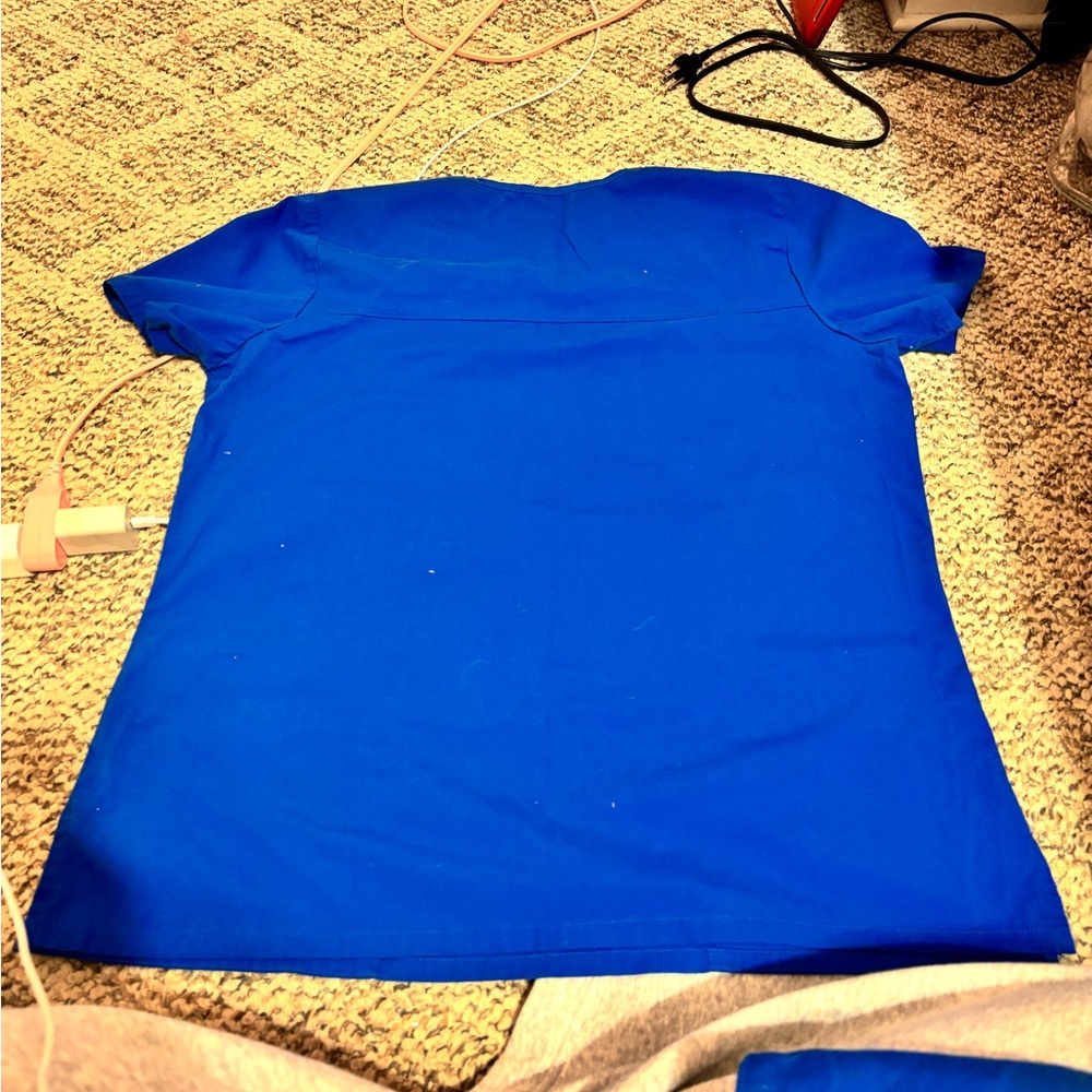 Scrub top size large